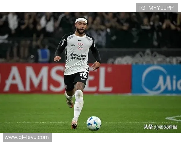 德佩替补席开怀大笑心态超好即便科林蒂安0-1落后依然乐观面对比赛